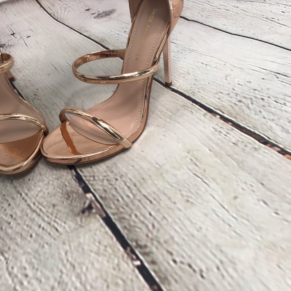 Shoe Republic Heels - Picture 4 of 6